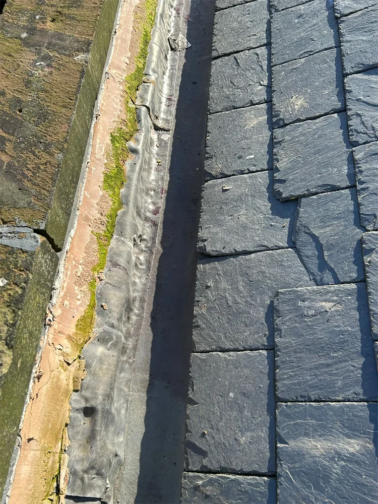 Valley / abutment detailing