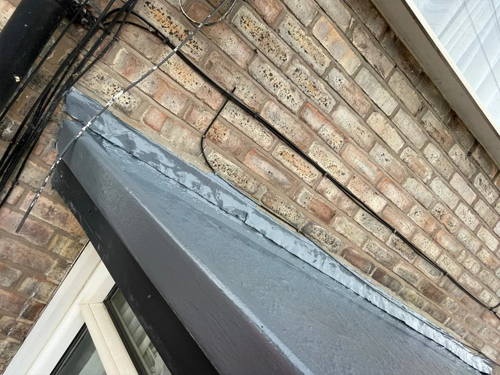 Flat roof installation